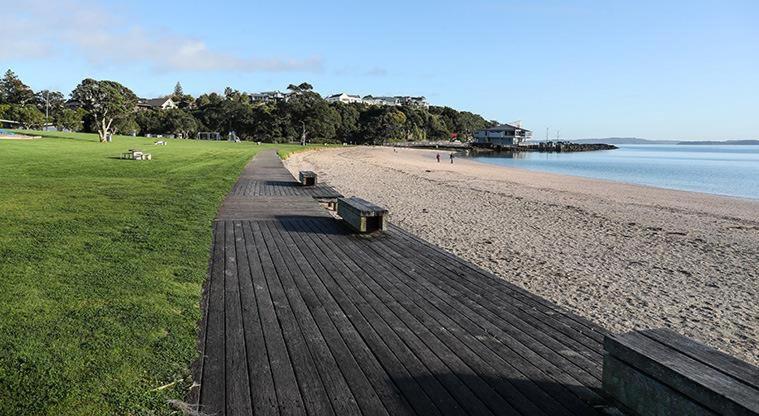 Beach Front Resort! Maraetai Exterior photo